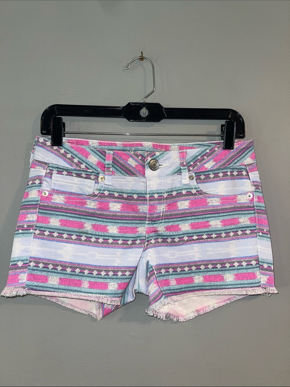American Eagle Outfitters‎ Aztec Tribal Raw Hem Shorts Size 4